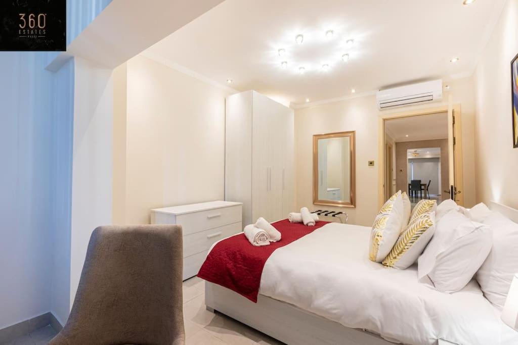 One Of A Kind, Seafront Property In St Georges Bay By 360 Estates Saint Julian's Ngoại thất bức ảnh